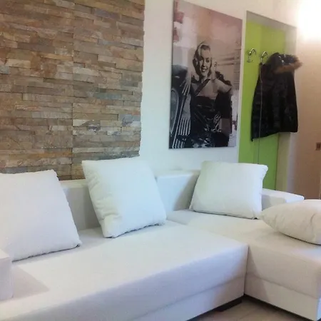 Is Pardinas Holiday home *